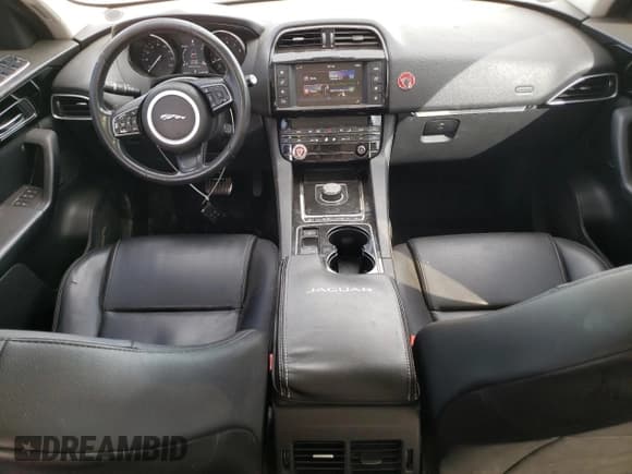 ✅ 2017 Jaguar F-Pace 35t Premium • VIN: SADCJ2BV2HA893622 • Лот: 71662525. Опубликован ранее на Copart с пробегом 130 672 миль. Бесплатный доступ к архиву аукционных продаж из США и подробный отчёт об истории автомобиля на DreamBid. Изображение 8.