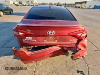 2015 Hyundai Sonata Sport z VIN 5NPE34AF8FH247849, wystawiony jako Copart lot #81871365 z przebiegiem 178 359 mil mil oraz Szkoda całkowita • Salvage title. Historia ofert i sprzedaży dostępna na DreamBid. Obrazek 6.