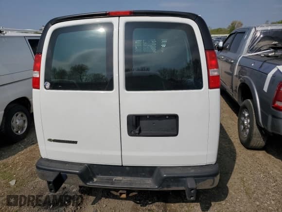 ✅ 2021 Chevrolet Express Cargo • VIN: 1GCWGAF77M1311814 • Lot: 52814785. Wystawiony na Copart z przebiegiem 50 234 mil. Bezpłatny archiwum sprzedaży aukcyjnych z USA i szczegółowy raport historii pojazdu na DreamBid. Zdjęcie 6.