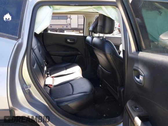 ✅ 2019 Jeep Compass Limited • VIN: 3C4NJDCBXKT620898 • Lot: 43104287. Listed on IAAI with 78,385 mi. Free auction sales archive from the USA and detailed vehicle history report at DreamBid. Image 8.