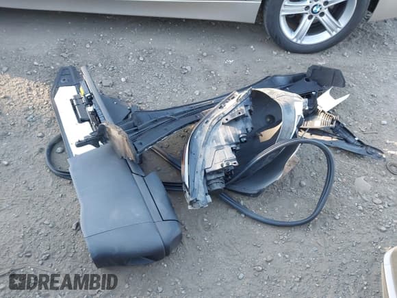 ✅ 2025 Hyundai Elantra SEL Sport • VIN: KMHLM4DG6SU933179 • Lot: 43275340. Wystawiony na IAAI z przebiegiem 44 mil. Bezpłatny archiwum sprzedaży aukcyjnych z USA i szczegółowy raport historii pojazdu na DreamBid. Zdjęcie 12.