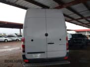 ✅ 2015 Mercedes-Benz Sprinter Cargo EXT • VIN: WD3PE8DBXFP136415 • Lot: 43326501. Wystawiony na IAAI z przebiegiem 245 622 mil. Bezpłatny archiwum sprzedaży aukcyjnych z USA i szczegółowy raport historii pojazdu na DreamBid. Zdjęcie 16.