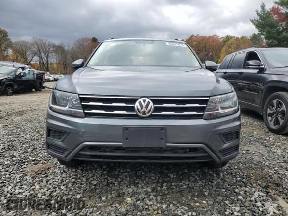 ✅ 2019 Volkswagen Tiguan S • VIN: 3VV0B7AX0KM111941 • Лот: 90842875. Опубликован ранее на Copart с пробегом 82 468 миль. Бесплатный доступ к архиву аукционных продаж из США и подробный отчёт об истории автомобиля на DreamBid. Изображение 5.