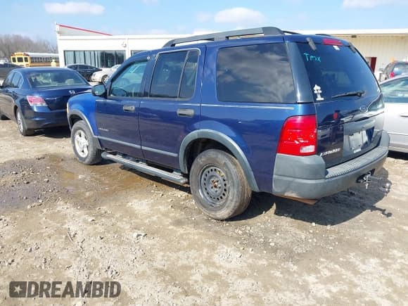 ✅ 2005 Ford Explorer XLS • VIN: 1FMZU62K35UB27124 • Lot: 41507988. Wystawiony na IAAI z przebiegiem 285 192 mil. Bezpłatny archiwum sprzedaży aukcyjnych z USA i szczegółowy raport historii pojazdu na DreamBid. Zdjęcie 3.