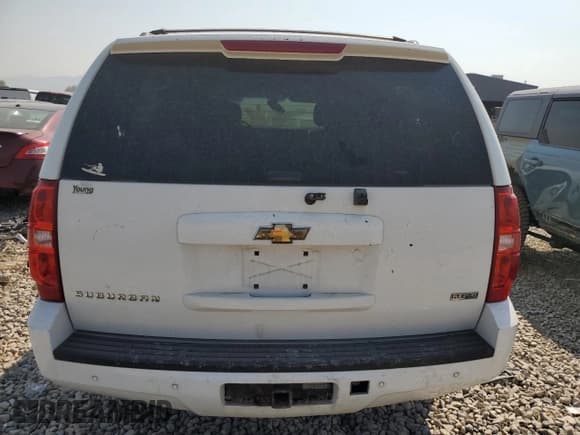 ✅ 2011 Chevrolet Suburban LT • VIN: 1GNSKJE39BR224014 • Lot: 63643594. Wystawiony na Copart z przebiegiem 201 026 mil. Bezpłatny archiwum sprzedaży aukcyjnych z USA i szczegółowy raport historii pojazdu na DreamBid. Zdjęcie 6.