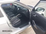 ✅ 2013 Hyundai Veloster Turbo • VIN: KMHTC6AE8DU120642 • Lot: 43650465. Wystawiony na IAAI z przebiegiem 141 731 mil. Bezpłatny archiwum sprzedaży aukcyjnych z USA i szczegółowy raport historii pojazdu na DreamBid. Zdjęcie 5.