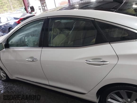 ✅ 2014 Hyundai Azera Limited • VIN: KMHFH4JG7EA378755 • Лот: 42027136. Опубликован ранее на IAAI с пробегом 216 082 миль. Бесплатный доступ к архиву аукционных продаж из США и подробный отчёт об истории автомобиля на DreamBid. Изображение 14.