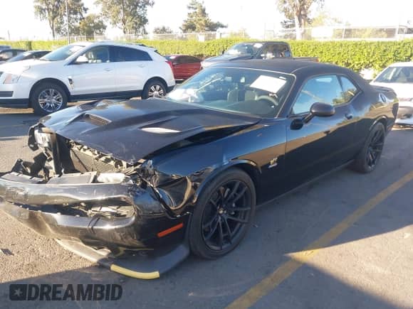 ✅ 2020 Dodge Challenger R/T Scat Pack • VIN: 2C3CDZFJ9LH218979 • Lot: 43460386. Wystawiony na IAAI z przebiegiem 50 665 mil mil. Skorzystaj z bezpłatnego archiwum sprzedaży aukcyjnych z USA i zobacz szczegółowy raport historii pojazdu na DreamBid. Zdjęcie 2.