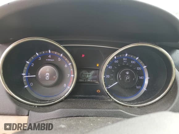 ✅ 2013 Hyundai Sonata SE • VIN: 5NPEC4AC9DH673147 • Lot: 73399854. Listed on Copart with 219,916 mi. Free auction sales archive from the USA and detailed vehicle history report at DreamBid. Image 9.