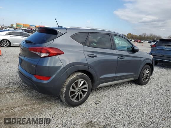 ✅ 2017 Hyundai Tucson SE • VIN: KM8J3CA45HU258206 • Лот: 91107765. Опубликован ранее на Copart с пробегом 172 046 миль. Бесплатный доступ к архиву аукционных продаж из США и подробный отчёт об истории автомобиля на DreamBid. Изображение 3.