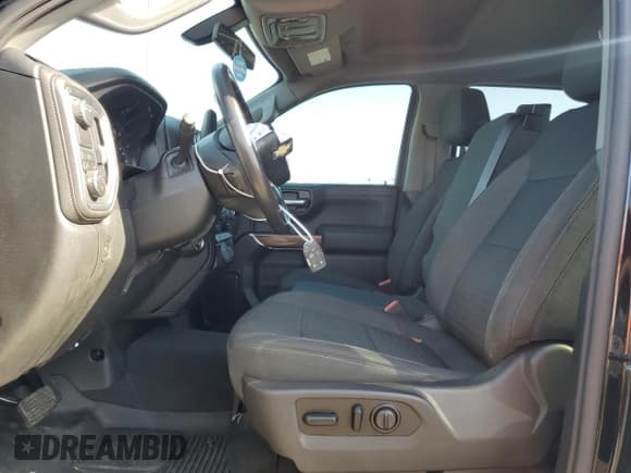 ✅ 2021 Chevrolet Silverado 1500 LT • VIN: 1GCPWCED5MZ383073 • Lot: 67373034. Wystawiony na Copart z przebiegiem 68 874 mil. Bezpłatny archiwum sprzedaży aukcyjnych z USA i szczegółowy raport historii pojazdu na DreamBid. Zdjęcie 7.