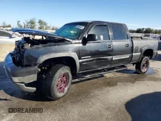 ✅ 2004 Chevrolet Silverado 2500HD LT • VIN: 1GCHC23U24F233529 • Лот: 82808404. Опубликован ранее на Copart с пробегом Не указан. Бесплатный доступ к архиву аукционных продаж из США и подробный отчёт об истории автомобиля на DreamBid. Изображение 1.