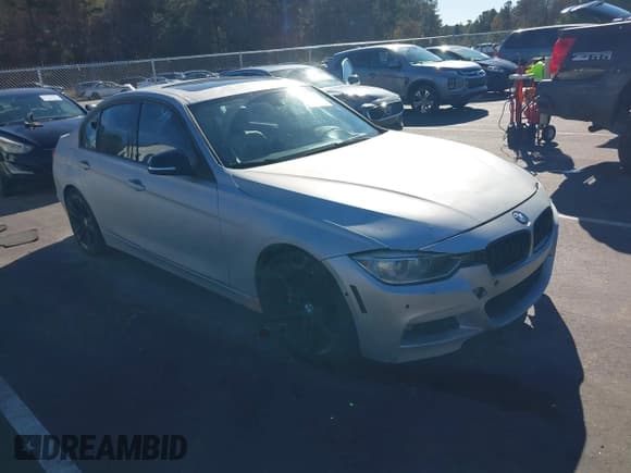 ✅ 2012 BMW 3 Series 335i • VIN: WBA3A9G59CNP35581 • Lot: 43777952. Wystawiony na IAAI z przebiegiem 160 393 mil. Bezpłatny archiwum sprzedaży aukcyjnych z USA i szczegółowy raport historii pojazdu na DreamBid. Zdjęcie 1.