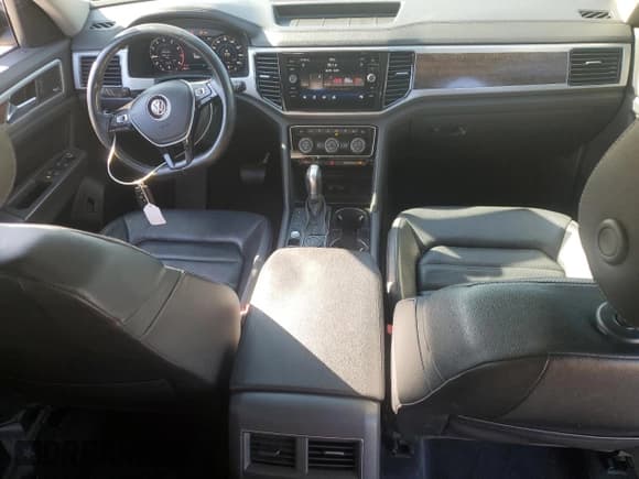 ✅ 2018 Volkswagen Atlas SEL Premium • VIN: 1V2NR2CA5JC502416 • Lot: 89901785. Listed on Copart with 170,649 mi. Free auction sales archive from the USA and detailed vehicle history report at DreamBid. Image 8.