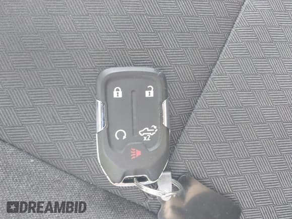 ✅ 2019 Chevrolet Silverado 1500 RST • VIN: 1GCRYEED8KZ353738 • Lot: 40343310. Wystawiony na IAAI z przebiegiem 96 077 mil. Bezpłatny archiwum sprzedaży aukcyjnych z USA i szczegółowy raport historii pojazdu na DreamBid. Zdjęcie 11.