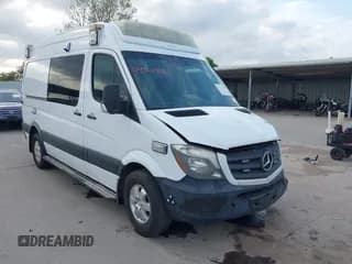 ✅ 2016 Mercedes-Benz Sprinter • VIN: WDAPE7CD6GP315915 • Lot: 43521502. Wystawiony na IAAI z przebiegiem 71 282 mil. Bezpłatny archiwum sprzedaży aukcyjnych z USA i szczegółowy raport historii pojazdu na DreamBid. Zdjęcie 1.