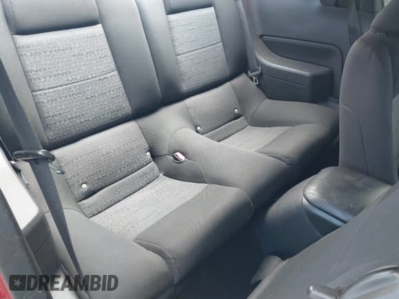 ✅ 2007 Ford Mustang Deluxe • VIN: 1ZVFT80N775366043 • Lot: 42910749. Listed on IAAI with 175,296 mi. Free auction sales archive from the USA and detailed vehicle history report at DreamBid. Image 8.