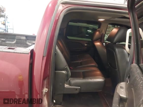 ✅ 2013 Chevrolet Silverado 1500 LTZ • VIN: 3GCPKTE70DG364758 • Lot: 42200342. Wystawiony na IAAI z przebiegiem 180 596 mil. Bezpłatny archiwum sprzedaży aukcyjnych z USA i szczegółowy raport historii pojazdu na DreamBid. Zdjęcie 8.