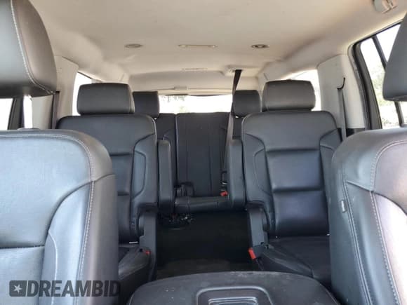 ✅ 2018 Chevrolet Suburban Premier • VIN: 1GNSCJKC4JR189639 • Lot: 64221035. Wystawiony na Copart z przebiegiem 110 256 mil. Bezpłatny archiwum sprzedaży aukcyjnych z USA i szczegółowy raport historii pojazdu na DreamBid. Zdjęcie 10.