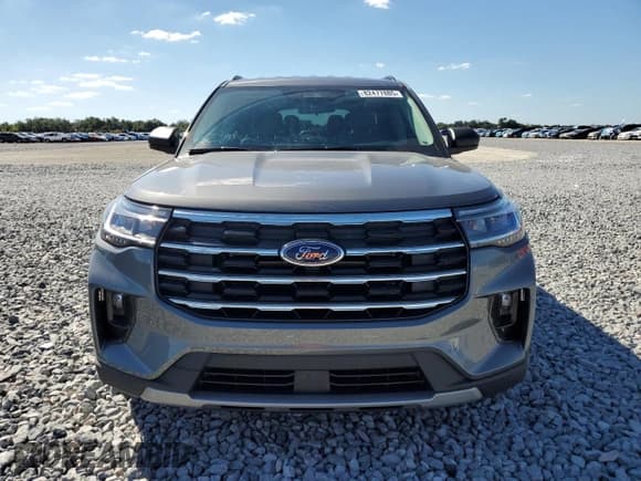 ✅ 2025 Ford Explorer Active • VIN: 1FMUK7DH7SGB28729 • Lot: 82477885. Wystawiony na Copart z przebiegiem 4 743 mil. Bezpłatny archiwum sprzedaży aukcyjnych z USA i szczegółowy raport historii pojazdu na DreamBid. Zdjęcie 5.