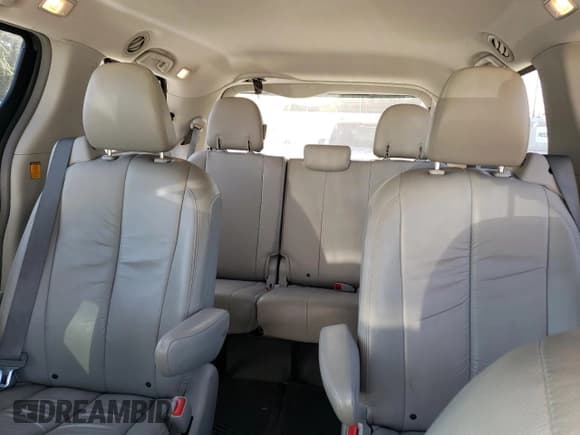 ✅ 2012 Toyota Sienna XLE • VIN: 5TDDK3DC5CS036642 • Lot: 60503325. Wystawiony na Copart z przebiegiem 199 097 mil. Bezpłatny archiwum sprzedaży aukcyjnych z USA i szczegółowy raport historii pojazdu na DreamBid. Zdjęcie 10.