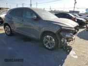✅ 2023 Hyundai Kona SE • VIN: KM8K23AG1PU183875 • Лот: 85345035. Опубликован ранее на Copart с пробегом 61 334 миль. Бесплатный доступ к архиву аукционных продаж из США и подробный отчёт об истории автомобиля на DreamBid. Изображение 4.