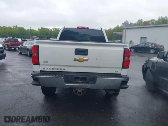 ✅ 2015 Chevrolet Silverado 2500HD LT • VIN: 1GC1KVEG3FF165208 • Lot: 42184899. Wystawiony na IAAI z przebiegiem 311 427 mil. Bezpłatny archiwum sprzedaży aukcyjnych z USA i szczegółowy raport historii pojazdu na DreamBid. Zdjęcie 16.