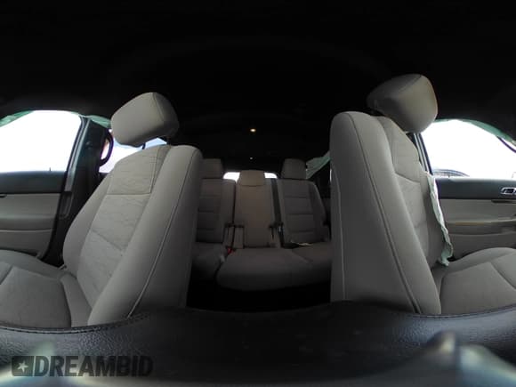 ✅ 2014 Ford Explorer • VIN: 1FM5K8B8XEGB08492 • Lot: 42165666. Wystawiony na IAAI z przebiegiem 190 954 mil. Bezpłatny archiwum sprzedaży aukcyjnych z USA i szczegółowy raport historii pojazdu na DreamBid. Zdjęcie 19.