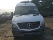 ✅ 2015 Mercedes-Benz Sprinter Cargo • VIN: WD3PE7CCXF5966487 • Lot: 69066224. Wystawiony na Copart z przebiegiem 65 472 mil. Bezpłatny archiwum sprzedaży aukcyjnych z USA i szczegółowy raport historii pojazdu na DreamBid. Zdjęcie 5.