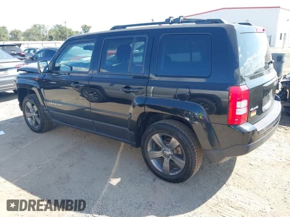 ✅ 2015 Jeep Patriot Altitude • VIN: 1C4NJRAB1FD177620 • Lot: 42953094. Wystawiony na IAAI z przebiegiem 89 380 mil. Bezpłatny archiwum sprzedaży aukcyjnych z USA i szczegółowy raport historii pojazdu na DreamBid. Zdjęcie 3.