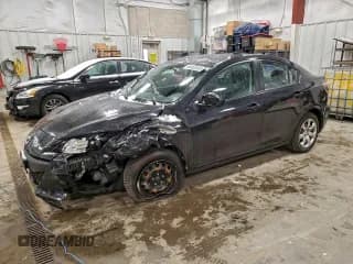 ✅ 2013 Mazda 3 i Sport • VIN: JM1BL1U73D1746200 • Лот: 94493385. Опубликован ранее на Copart с пробегом 89 866 миль. Бесплатный доступ к архиву аукционных продаж из США и подробный отчёт об истории автомобиля на DreamBid. Изображение 1.