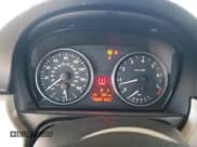 ✅ 2006 BMW 3 Series 330i • VIN: WBAVB33516KS34232 • Лот: 82429395. Опубликован ранее на Copart с пробегом 148 840 миль. Бесплатный доступ к архиву аукционных продаж из США и подробный отчёт об истории автомобиля на DreamBid. Изображение 9.