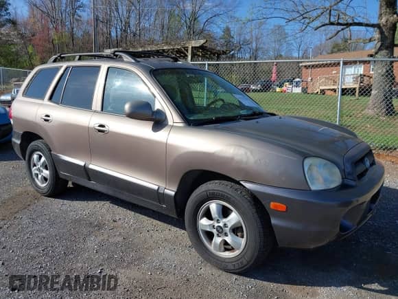 ✅ 2005 Hyundai Santa Fe GLS • VIN: KM8SC13D15U013890 • Лот: 41917783. Размещён на IAAI с пробегом 227 891 миль миль. Получите бесплатный доступ к архиву аукционных продаж из США и посмотрите подробный отчёт об истории автомобиля на DreamBid. Изображение 6.