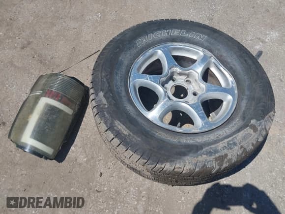 ✅ 2011 GMC Sierra 1500 SLE • VIN: 1GTR1VEA2BZ161077 • Lot: 42299431. Wystawiony na IAAI z przebiegiem 168 333 mil. Bezpłatny archiwum sprzedaży aukcyjnych z USA i szczegółowy raport historii pojazdu na DreamBid. Zdjęcie 12.