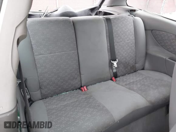 ✅ 2003 Ford Focus ZX3 • VIN: 3FAFP31Z23R147547 • Lot: 42426117. Listed on IAAI with 129,860 mi. Free auction sales archive from the USA and detailed vehicle history report at DreamBid. Image 8.