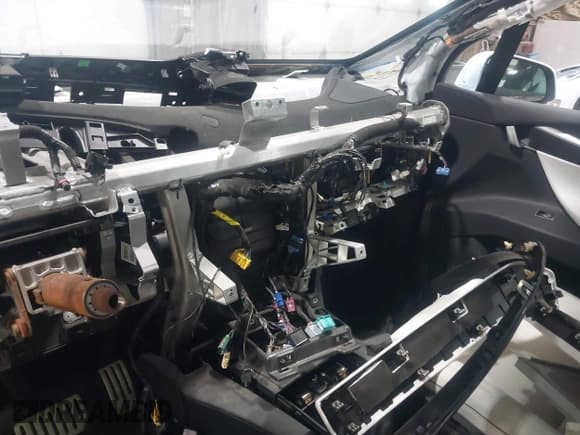 ✅ 2016 Tesla Model X P90D • VIN: 5YJXCAE46GF030106 • Lot: 41766079. Listed on IAAI with Not provided. Free auction sales archive from the USA and detailed vehicle history report at DreamBid. Image 17.