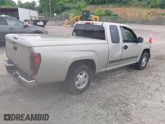 2008 Chevrolet Colorado 1LT z VIN 1GCCS39E788202192, wystawiony jako IAAI lot #42229266 z przebiegiem 270 494 mil mil oraz . Historia ofert i sprzedaży dostępna na DreamBid. Obrazek 4.