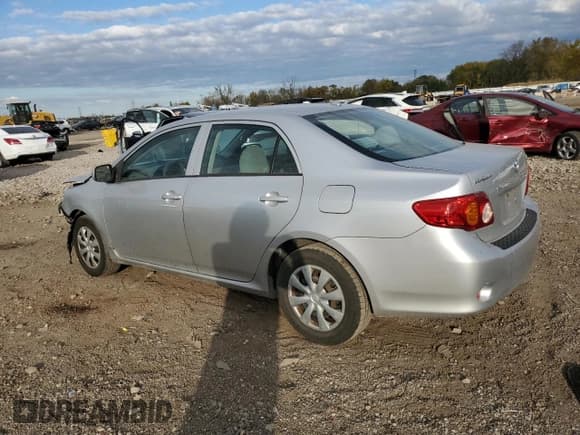 ✅ 2010 Toyota Corolla LE • VIN: 1NXBU4EE6AZ260434 • Lot: 85700395. Listed on Copart with 157,848 mi. Free auction sales archive from the USA and detailed vehicle history report at DreamBid. Image 2.