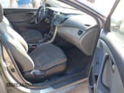 ✅ 2014 Hyundai Elantra SE • VIN: 5NPDH4AE3EH500661 • Лот: 43420020. Опубликован ранее на IAAI с пробегом Не указан. Бесплатный доступ к архиву аукционных продаж из США и подробный отчёт об истории автомобиля на DreamBid. Изображение 5.