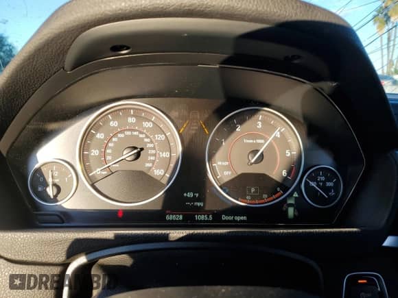 2018 BMW 3 Series 328d xDrive с VIN WBA8J1C57JA486263, выставлен на аукционе Copart как лот 80338494 с пробегом 68 628 миль миль и Списание • Salvage title. История ставок и продаж доступна на DreamBid. Изображение 9.