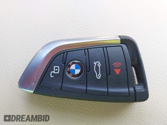 ✅ 2025 BMW X4 xDrive30i • VIN: 5UX33DT04S9Z75394 • Lot: 42513753. Listed on IAAI with 9,320 mi. Free auction sales archive from the USA and detailed vehicle history report at DreamBid. Image 11.