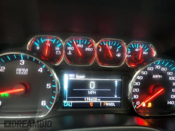 ✅ 2019 Chevrolet Silverado 1500 LT • VIN: 2GCRCPEC3K1126922 • Lot: 89777075. Wystawiony na Copart z przebiegiem 176 402 mil. Bezpłatny archiwum sprzedaży aukcyjnych z USA i szczegółowy raport historii pojazdu na DreamBid. Zdjęcie 9.