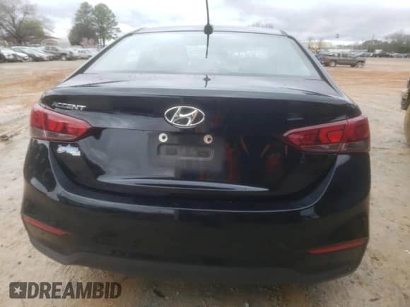 2021 Hyundai Accent SE z VIN 3KPC24A60ME134506, wystawiony jako Copart lot #45712824 z przebiegiem 77 677 mil mil oraz . Historia ofert i sprzedaży dostępna na DreamBid. Obrazek 6.