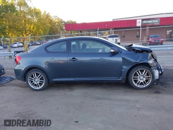 ✅ 2006 Scion tC • VIN: JTKDE177760068308 • Lot: 43464357. Wystawiony na IAAI z przebiegiem 206 555 mil. Bezpłatny archiwum sprzedaży aukcyjnych z USA i szczegółowy raport historii pojazdu na DreamBid. Zdjęcie 14.