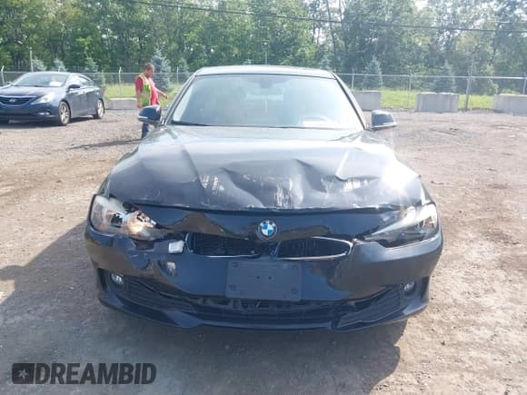 ✅ 2013 BMW 3 Series 320i xDrive • VIN: WBA3C3C50DF981864 • Lot: 42599429. Wystawiony na IAAI z przebiegiem 155 150 mil. Bezpłatny archiwum sprzedaży aukcyjnych z USA i szczegółowy raport historii pojazdu na DreamBid. Zdjęcie 6.