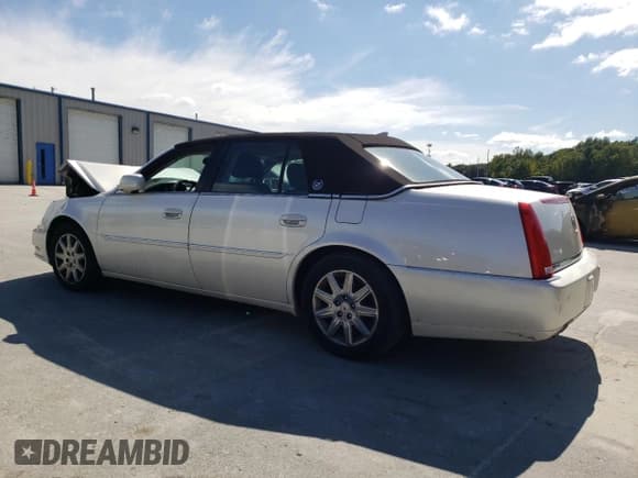 ✅ 2011 Cadillac DTS Premium Collection • VIN: 1G6KH5E68BU122700 • Lot: 71135325. Listed on Copart with 92,333 mi. Free auction sales archive from the USA and detailed vehicle history report at DreamBid. Image 2.