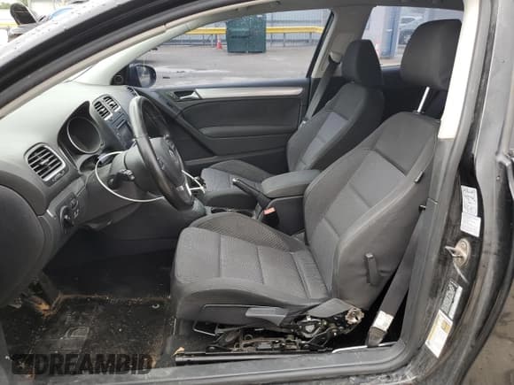✅ 2011 Volkswagen Golf TDI • VIN: WVWMM7AJXBW330749 • Lot: 58367165. Listed on Copart with 139,861 mi. Free auction sales archive from the USA and detailed vehicle history report at DreamBid. Image 7.