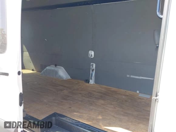 ✅ 2019 Ford Transit • VIN: 1FTYR3XM0KKA73976 • Lot: 42804694. Listed on IAAI with 313,476 mi. Free auction sales archive from the USA and detailed vehicle history report at DreamBid. Image 8.