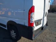 ✅ 2020 Ram ProMaster Cargo • VIN: 3C6TRVDG6LE132996 • Lot: 43383289. Wystawiony na IAAI z przebiegiem 121 593 mil. Bezpłatny archiwum sprzedaży aukcyjnych z USA i szczegółowy raport historii pojazdu na DreamBid. Zdjęcie 19.