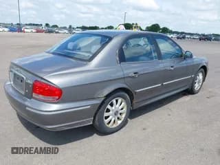 ✅ 2004 Hyundai Sonata GLS • VIN: KMHWF35H94A982759 • Lot: 42478790. Wystawiony na IAAI z przebiegiem 217 571 mil. Bezpłatny archiwum sprzedaży aukcyjnych z USA i szczegółowy raport historii pojazdu na DreamBid. Zdjęcie 4.